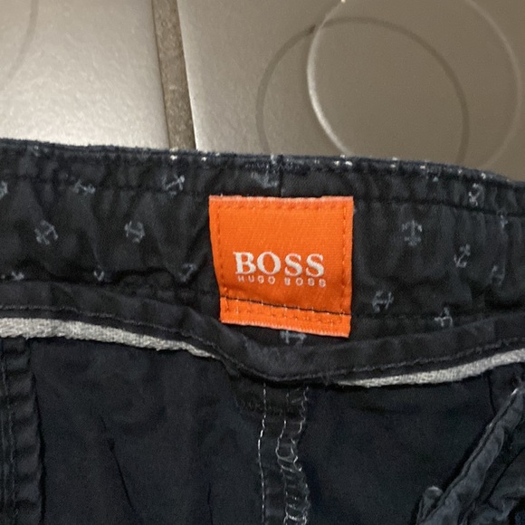 Hugo boss shorts medium - Picture 4 of 4